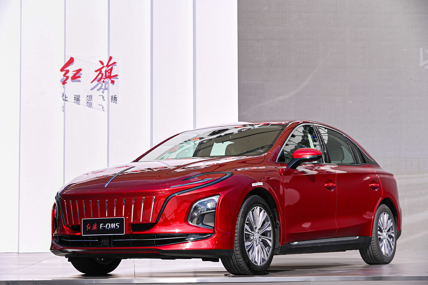 紅旗E-QM5 560KM PLUS正式上市，售價(jià)19.98萬元
