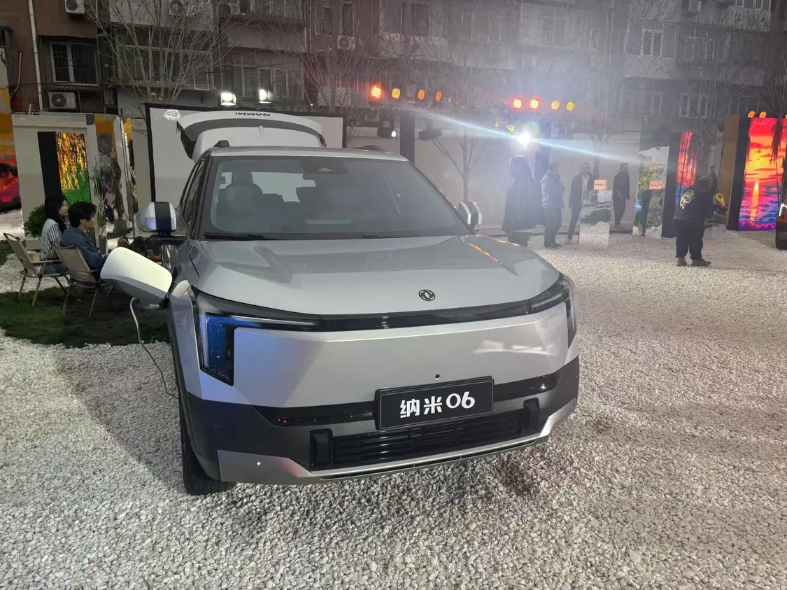 東風納米06亮相，定位小型純電SUV